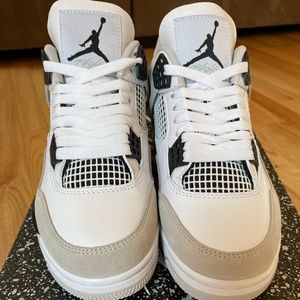 Nike Jordans 4 Military Black Brand New Size 7.5